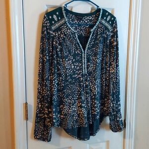 LUCKY BRAND Open V-Neck Long Sleeve Boho Blouse SMALL Pine Green White LIKE NEW!